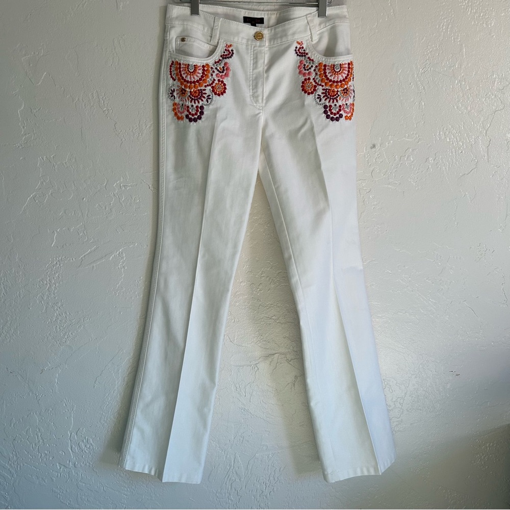 ESCADA White Pants with Colorful Embroidery